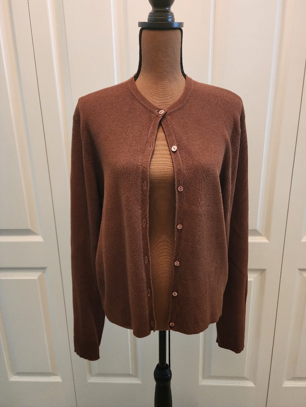 VTG Knit Minimalist Preppy Dark Academia Crewneck Cardigan Chocolate Brown - Picture 1 of 7